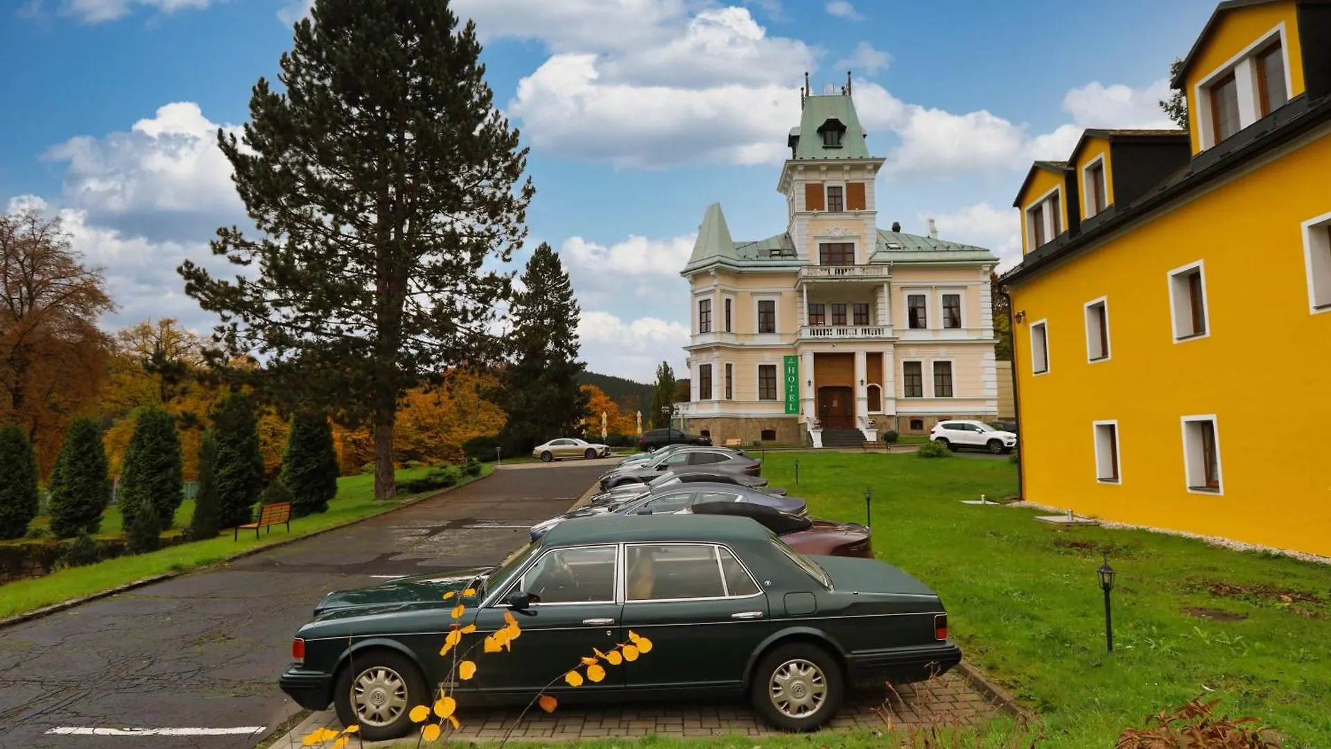 ****  Hotel Chateau Cihelny Karlovy Vary Czech Republic